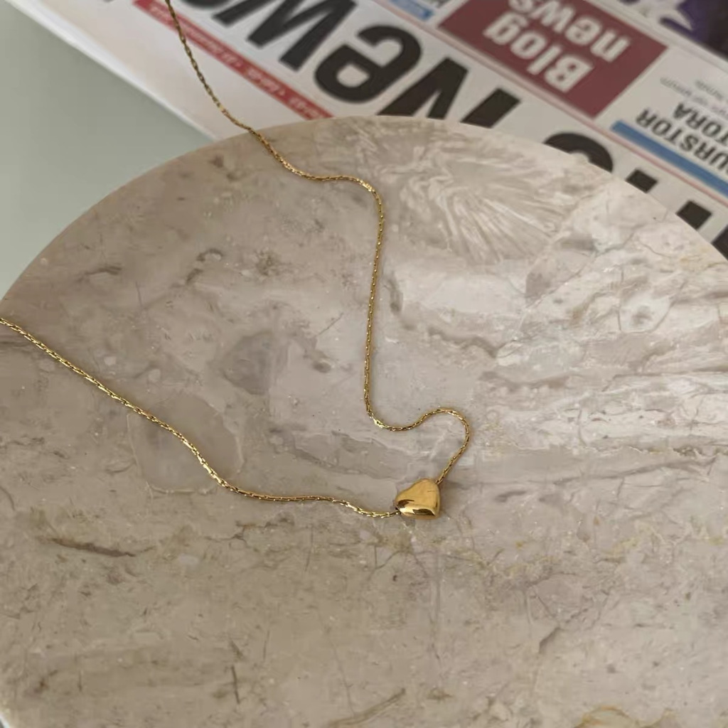 Dây Chuyền Bằng Thép Titan Mạ Vàng Mặt Hình Trái Tim Đơn Giản Dễ Phối Đồ