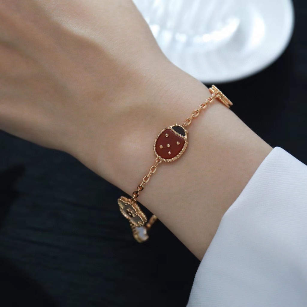 Van cleef & arpels Vòng Tay Hoa Vàng Hồng 18k May Mắn