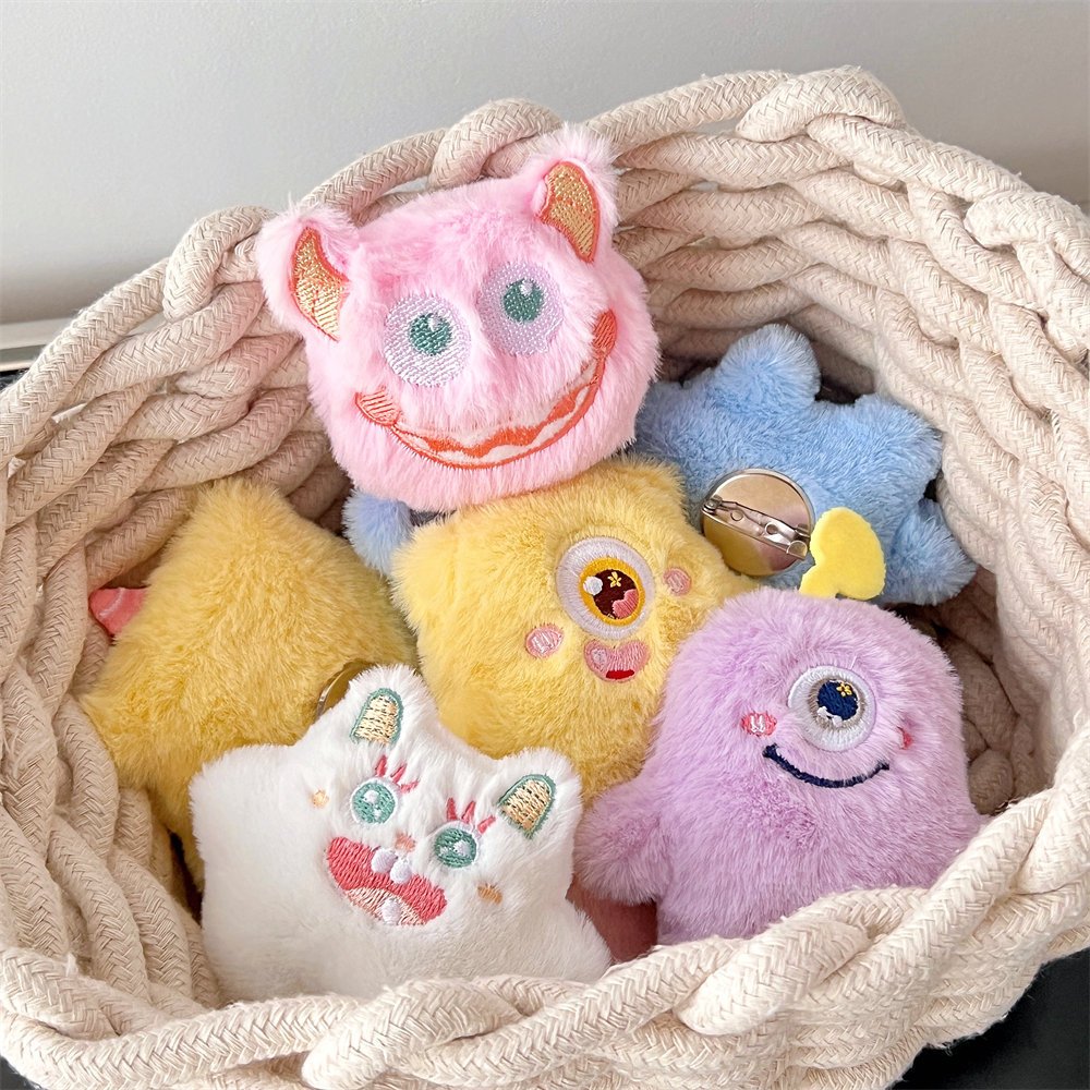 Plus Trâm Cài Áo Hình Quái Vật Ba Mắt Nhồi Bông Đáng Yêu