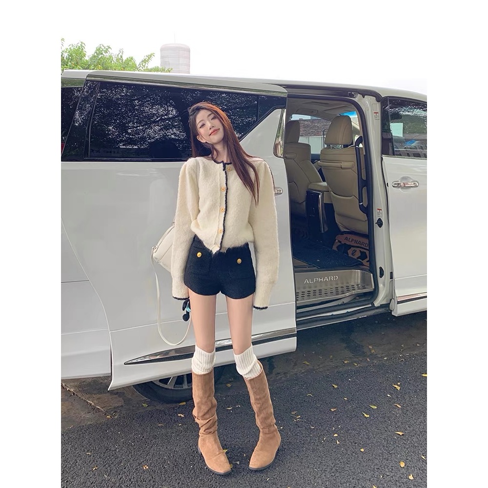 Set Áo Khoác cardigan + Quần Short Màu Đen Thời Trang Mùa Đông 2023