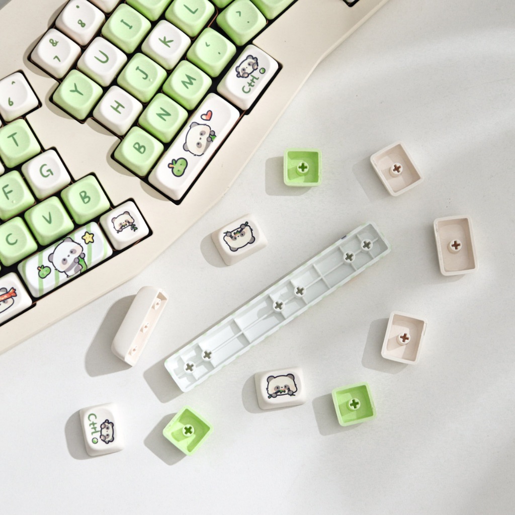 Bàn Phím Cơ 140 Phím Hình Vuông in Hình Gấu Trúc Xinh Xắn