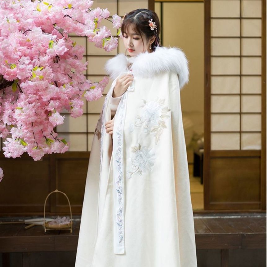 Áo Choàng Hán Phục Dáng Dài Có Nón Bằng Lông Cừu Dày Dặn Ấm Áp Thêu Họa Tiết Thời Trang Thu Đông Cho Nữ