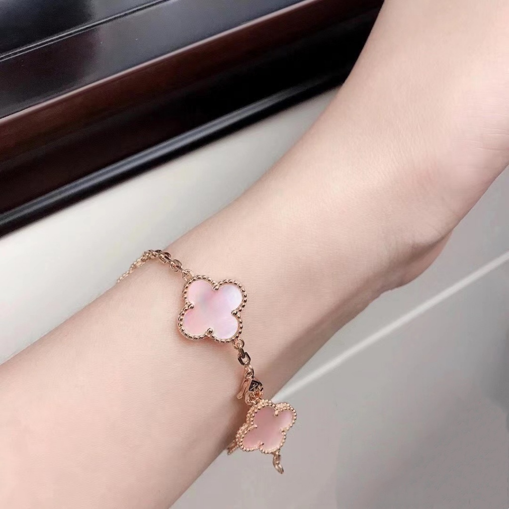 Van Vòng Tay Bạc Hình Cỏ Ba Lá Màu Hồng gradient Cho Nữ