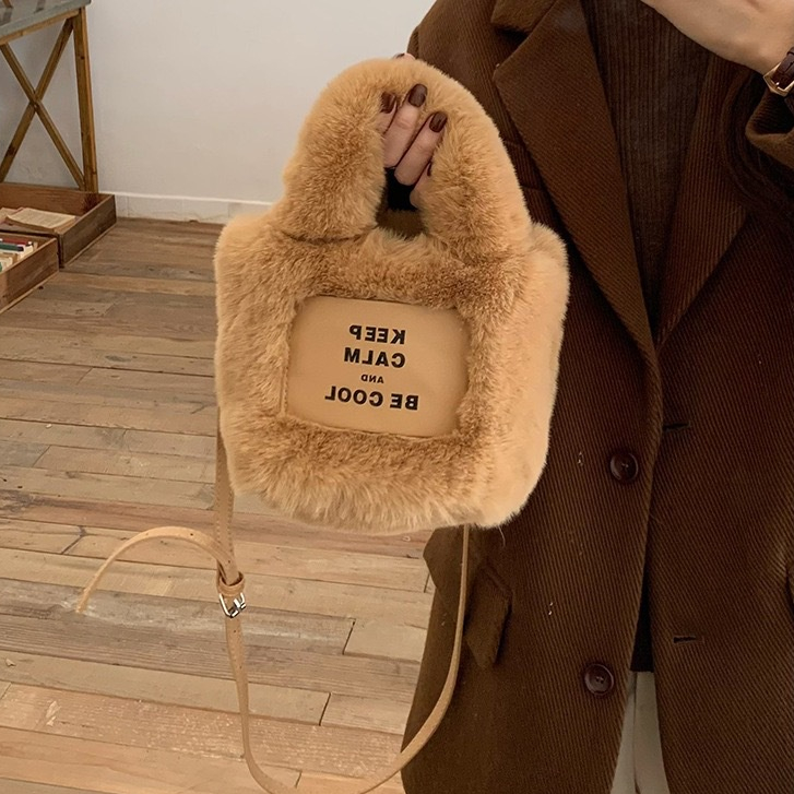 Túi xách lông nhung in chữ thời trang thu đông dễ thương cho nữ