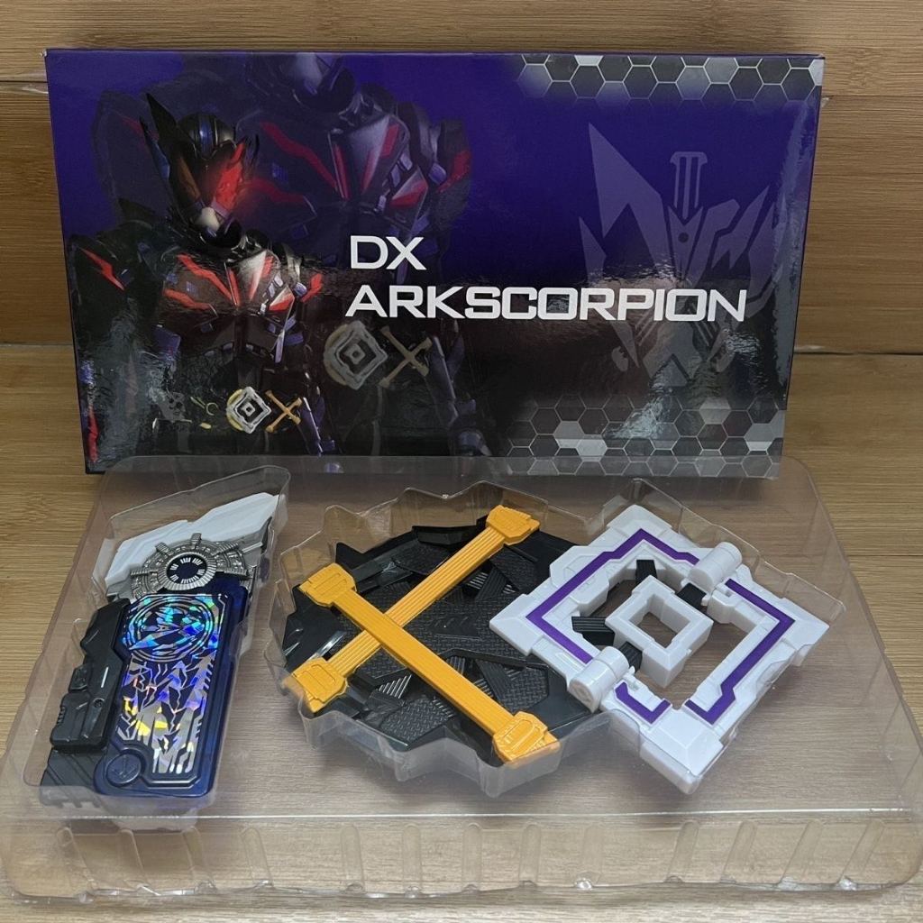 Kamen Rider ZERO-ONE  |  Dx Progrise Key | ARK SCORPION |  Character Lines faceplate