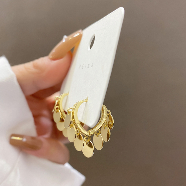 Bông Tai Dáng Dài Mặt Hình Trái Tim Phối Tua Rua Đơn Giản Thời Trang