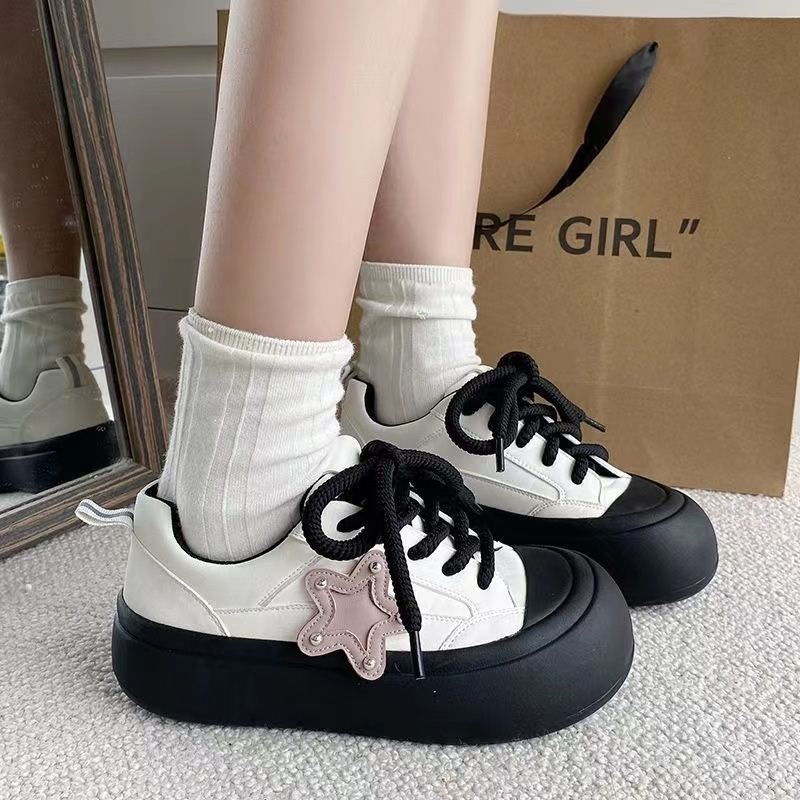Thick-soled big toe shoes women 2023 phong cách mới retro sneakers