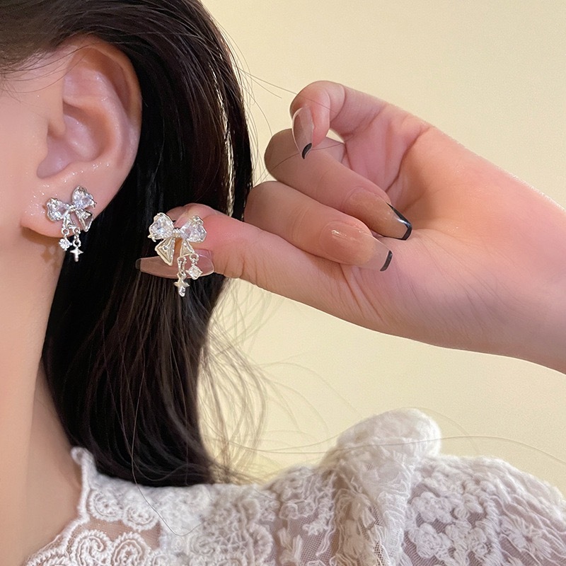 Đôi Bông Tai Hình Nơ Đính Đá Thời Trang Hàn Quốc