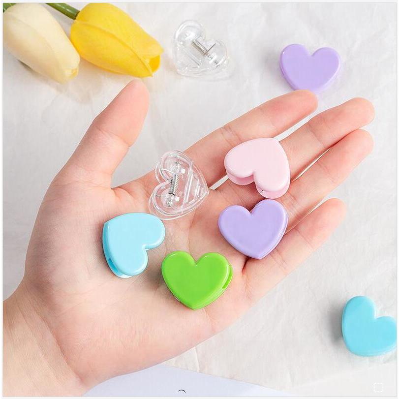 Kẹp Giấy Hình Trái Tim Màu Hồng Xinh Xắn