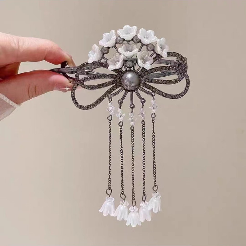 Kẹp Tóc Hình Hoa Lily Xinh Xắn Cho Nữ