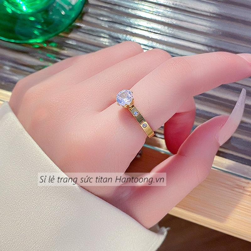 Nhẫn titan cao cấp không gỉ mạ vàng 24k thiết kế đá pha lê lấp lánh thời trang sang trọng dành cho nữ