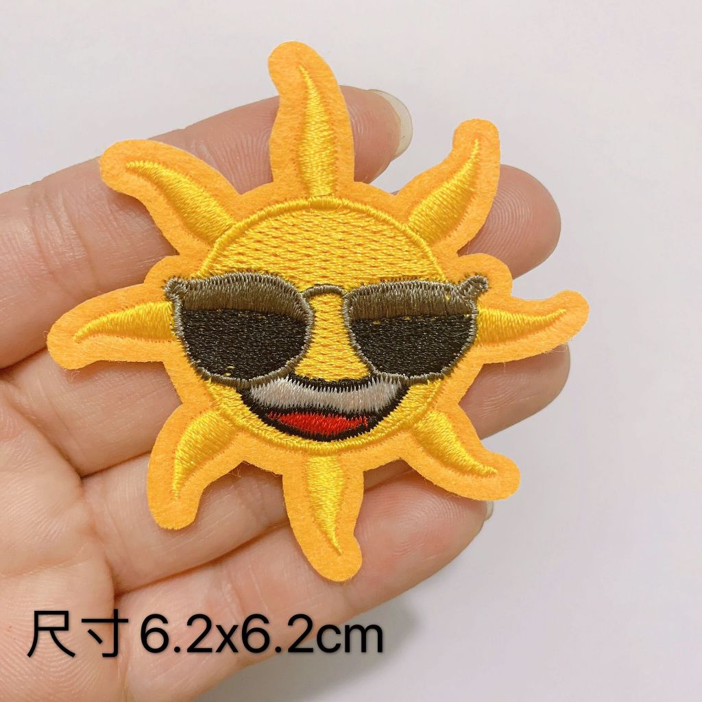 Miếng Dán Ủi Quần Áo diy Hình Bánh Kem / Bướm Thêu Nổi Bật