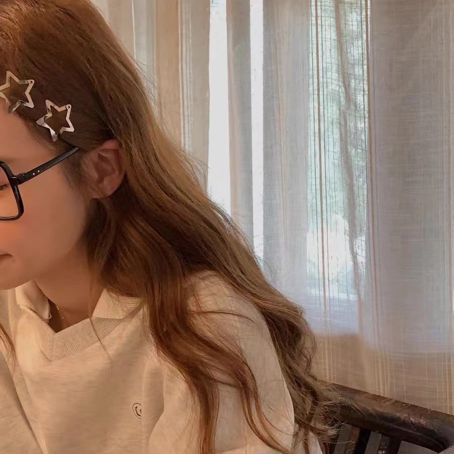 🍭 🍭Y2k Kẹp Tóc Ngôi Sao Năm Cánh Bằng Kim Loại Màu Bạc Mát Mẻ Dễ Phối Đồ Dành Cho Bạn Gái
