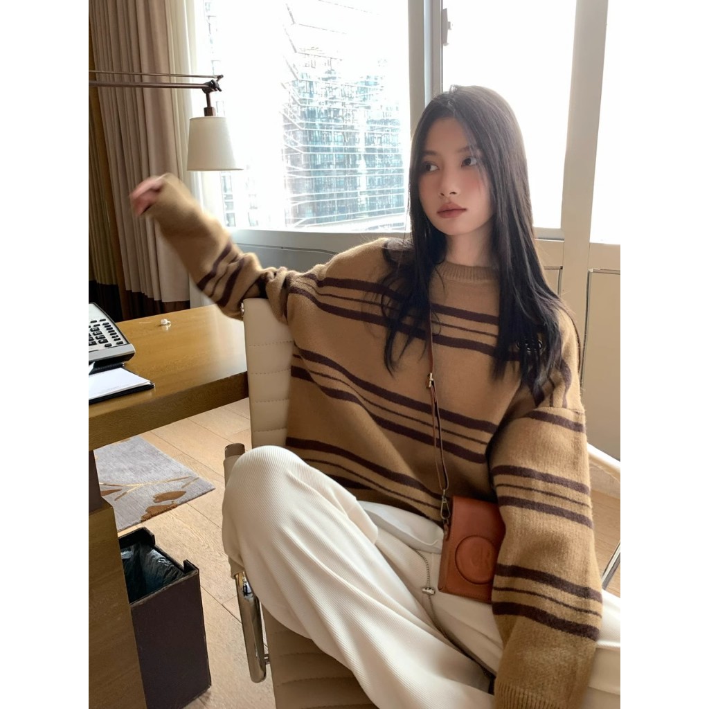 Áo sweater Cổ Tròn Họa Tiết Kẻ Sọc Màu Sắc Tương Phản Thời Trang Cho Nữ
