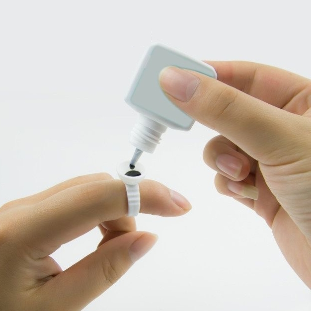 Bộ 4 Món Gồm Keo Dán Lông Mi Giả + Giá Đỡ Nhẫn Đặc Biệt + Nhíp Gắp + Cọ Chải Lông Mi