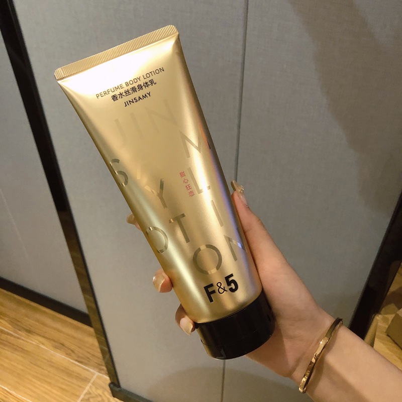 Sữa Dưỡng Thể Hương Thơm Lâu Phai Giữ Ẩm Da Toàn Thân Vào Mùa Thu Đông 230ml