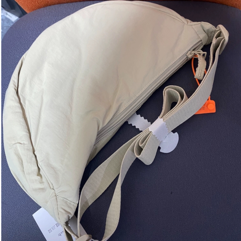 Túi đeo chéo nữ vải canvas Túi đeo chéo nữTúi đeo vai mới của sinh viên Túi bánh bao nylon Túi đeo vai nữ Thời trang túi vải nhỏ