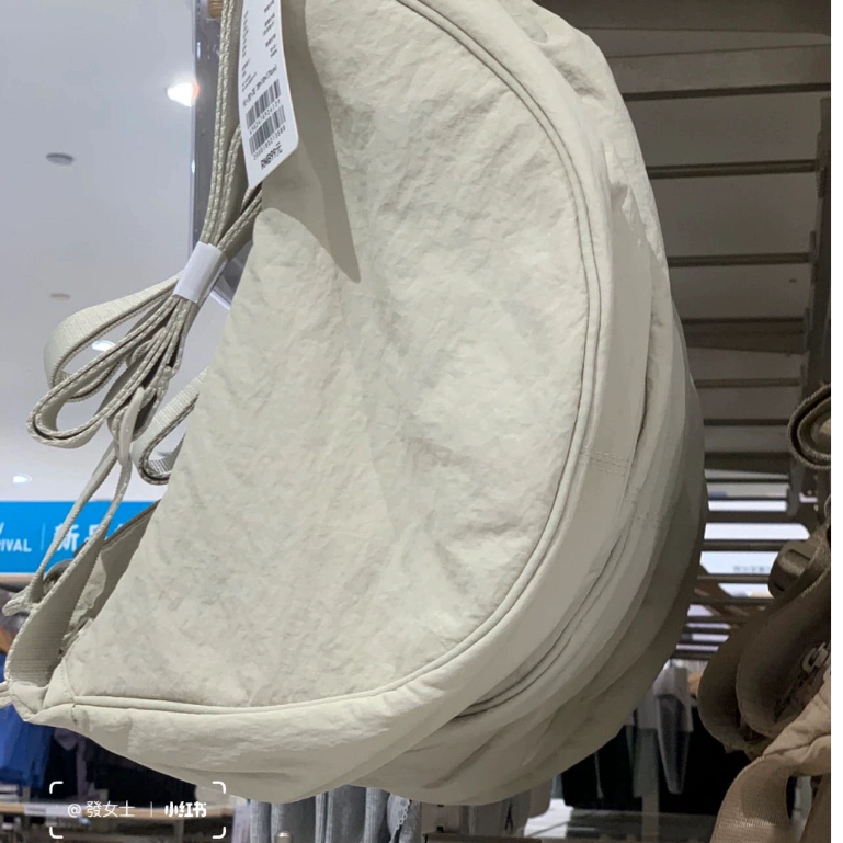 Túi đeo chéo nữ vải canvas Túi đeo chéo nữTúi đeo vai mới của sinh viên Túi bánh bao nylon Túi đeo vai nữ Thời trang túi vải nhỏ