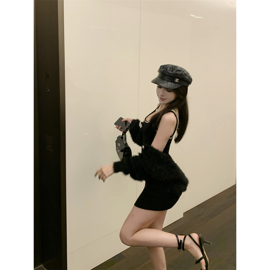 Set Đầm Ôm Dáng + Áo Khoác Len Lông Chồn Phối Khóa Kim Loại Thời Trang