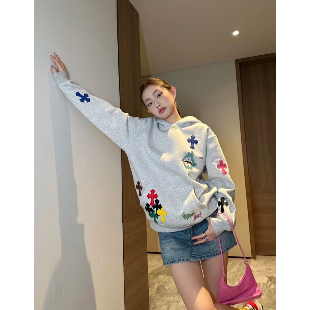 Áo Hoodie Dáng Rộng In Chữ Thập Màu Xám graffiti Sáng Tạo Kiểu retro Cho Nữ