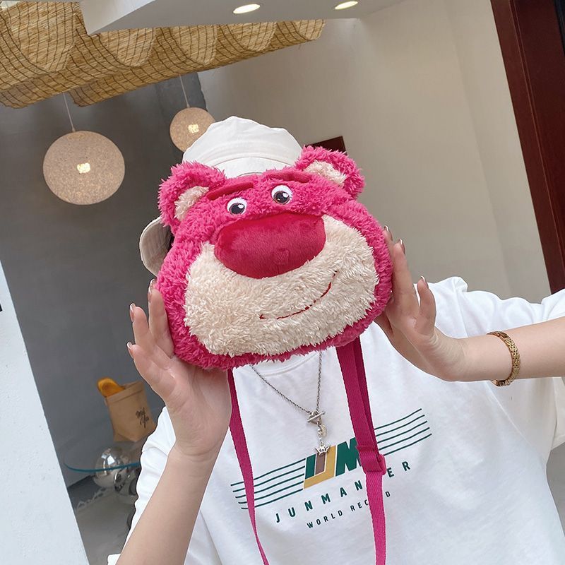 HT XIANSHENG Túi Đeo Chéo Hình Chú Gấu Dâu Tây Disney Nhồi Bông Đáng Yêu
