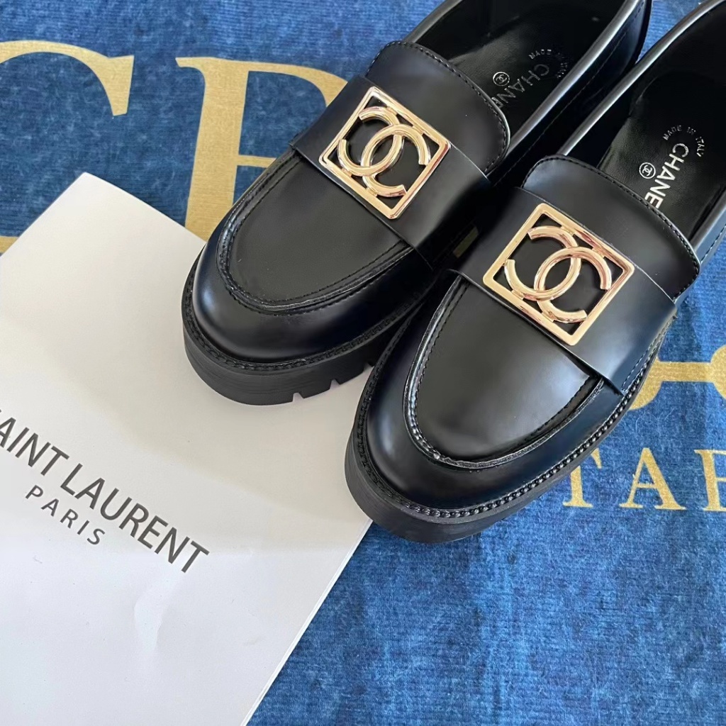 Mocasins Giày Lười Da Bò Màu Đen Phối Kim Loại Cá Tính Cho Nữ