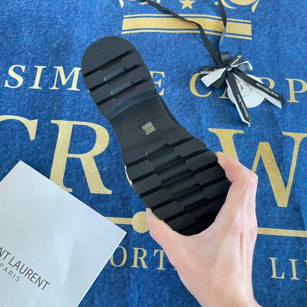Mocasins Giày Lười Da Bò Màu Đen Phối Kim Loại Cá Tính Cho Nữ