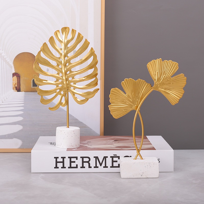 * Đồ trang trí lá vàng sắt tinh tế Cây để bàn Trang nghệ thuật nhà cửa Gonaments