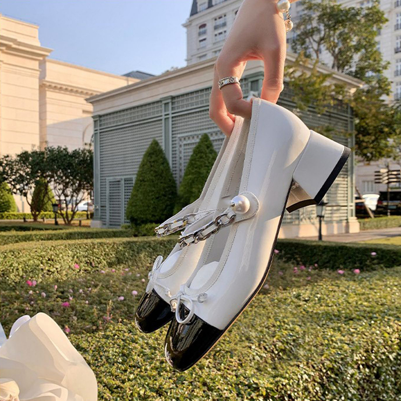 Giày Búp Bê Mũi Vuông Đế Dày Đính Nơ 2 Màu Sắc Phối Dây Xích Thời Trang Cho Nữ