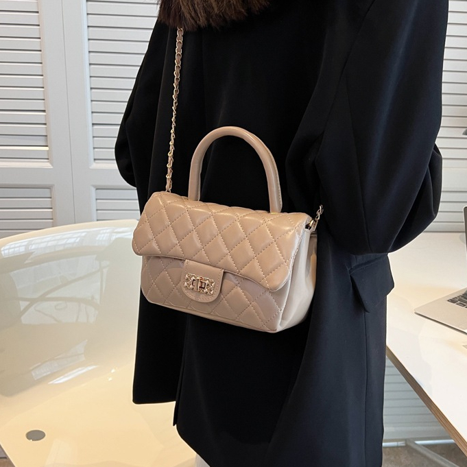 Túi Đeo Chéo Dây Xích Mới 2023 Thời Trang Sành Điệu Dễ Thương Cho Nữ