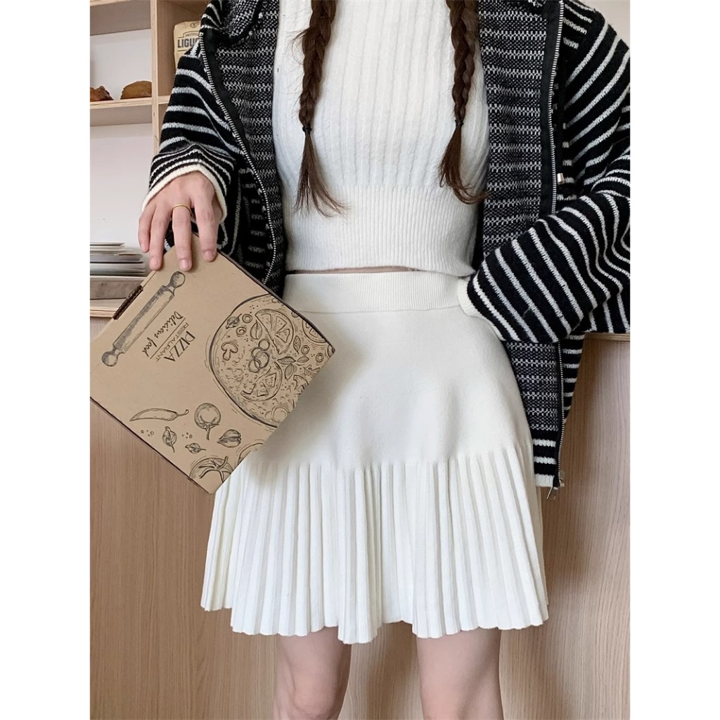 QKOOLE Chân Váy mini Lưng Cao Dáng Rộng Màu Trơn Thời Trang Mùa Thu Phong Cách Hàn Quốc Mới Cho Nữ