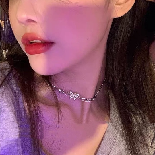 ⚡Vòng cổ bướm bằng thép titan không phai màu