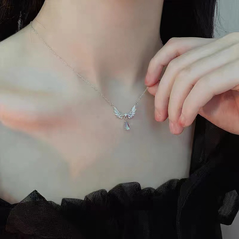 Vòng cổ Mặt Hình Cánh Thiên Thần Đính Đá Sang Trọng
