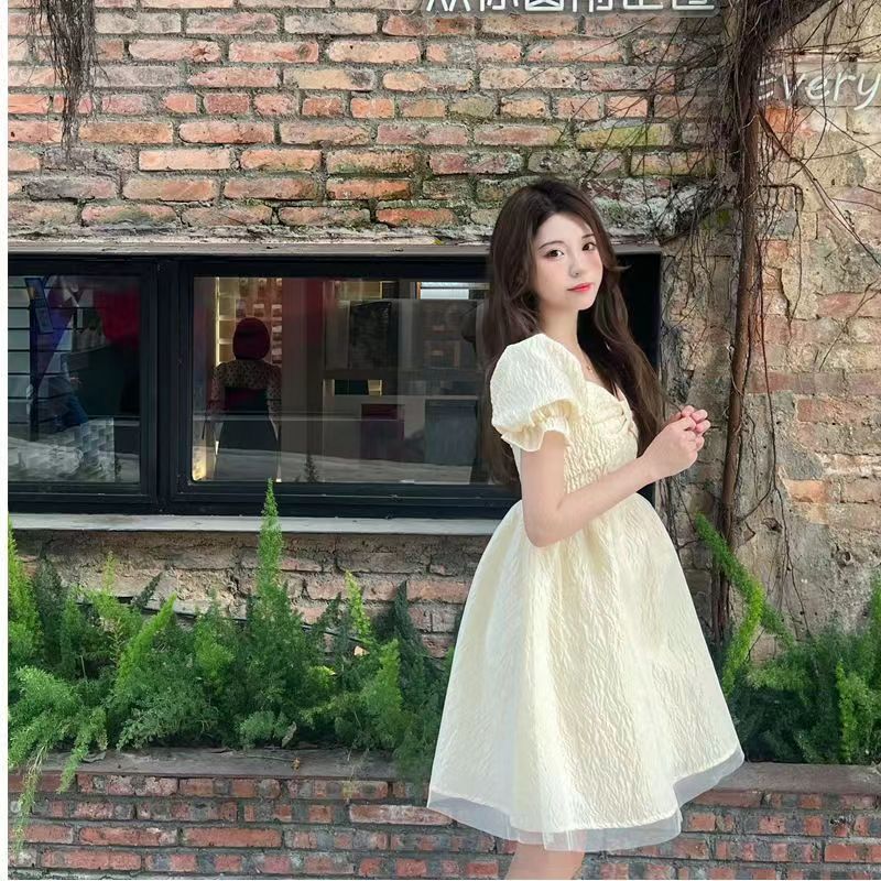 Đầm Ngắn Ôm Eo Tay Phồng Phong Cách Công Chúa Pháp Màu Trắng Thanh Lịch Cho Nữ