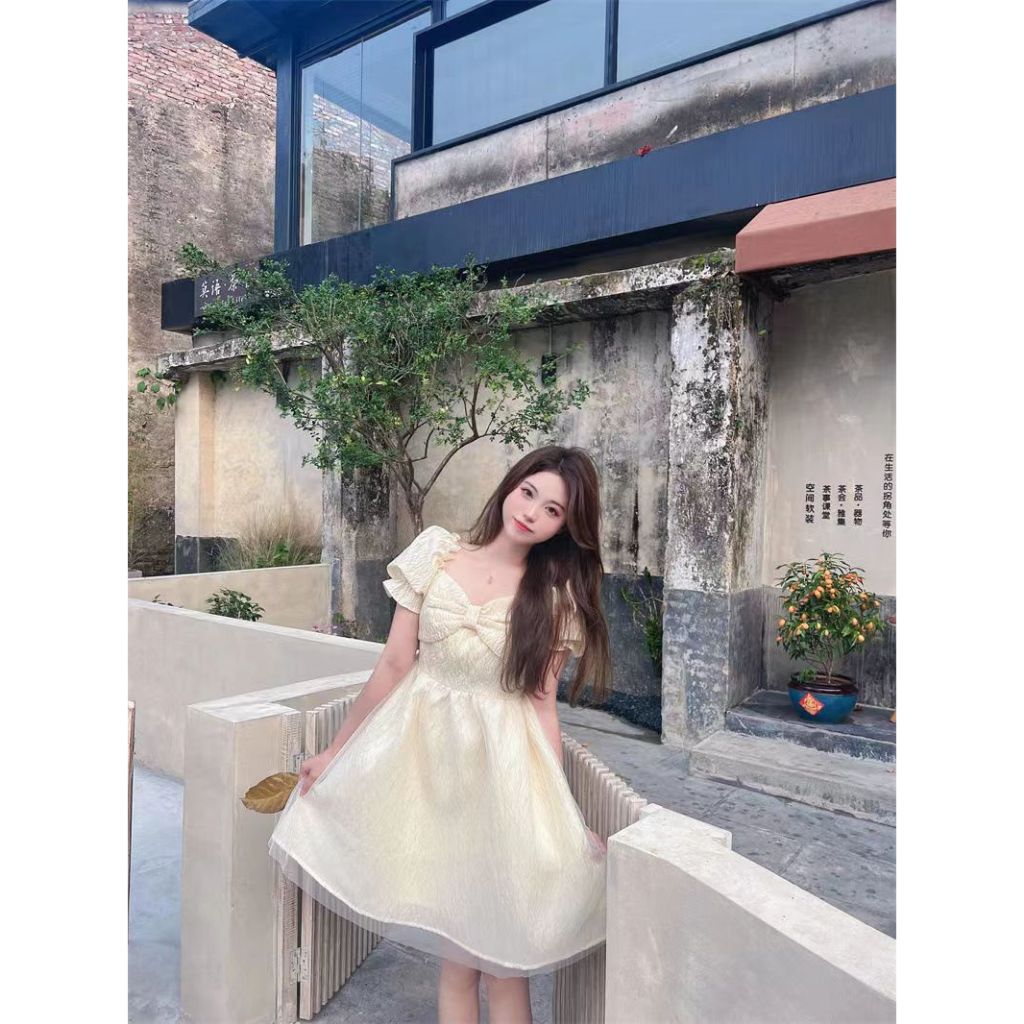 Đầm Ngắn Ôm Eo Tay Phồng Phong Cách Công Chúa Pháp Màu Trắng Thanh Lịch Cho Nữ