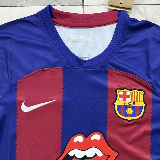 Áo Bóng Đá Màu Đỏ / Xanh Dương Đội Tuyển barcelona Mùa Giải 23 / 24