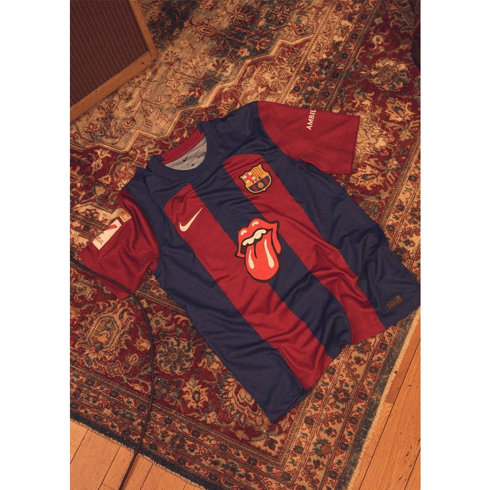 23-24 Barca  Áo phông bóng đá S-2XL * Chất lượng cao * T-Shirt