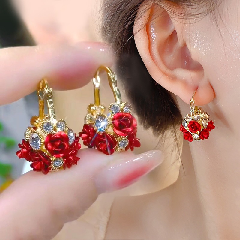 Giỏ Hoa Hồng Đỏ Thiết Kế Tinh Tế Thời Trang