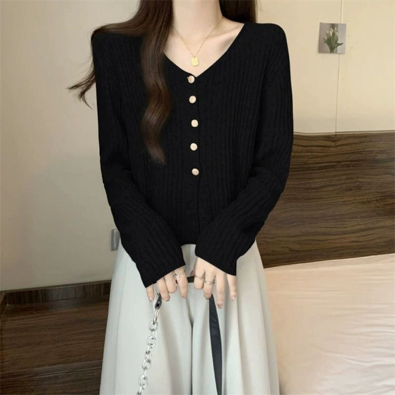 Áo Khoác Cardigan Mỏng Dáng Ôm Ngắn Phối Xẻ Gấu Cổ Tim Tay Dài Mẫu Mới Hot 2024 Phong Cách Nhẹ Nhàng bubblu24.vn