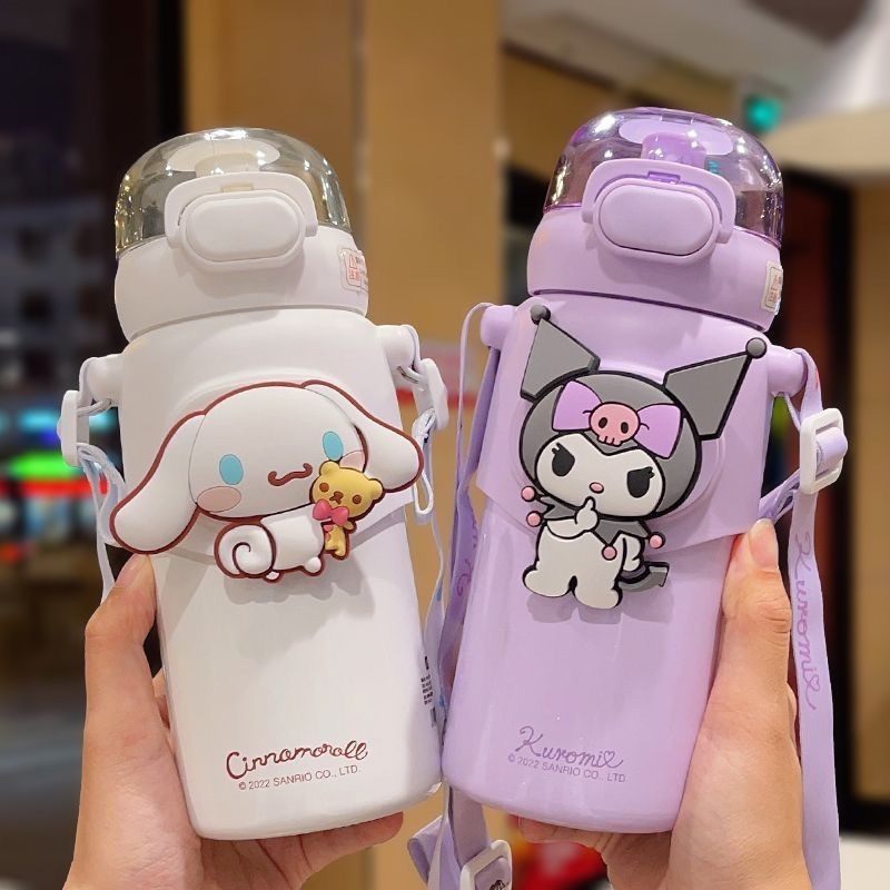 Cô gái xinh đẹp mới của Kuromi mang theo bình giữ nhiệt