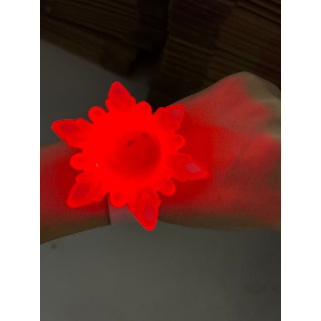 🍉Vòng đeo tay phát sáng cho bé- Vòng tay phát sáng có đèn Sanrio/KT/PAW PATROL,Vòng Tay Phát Sáng hình công chúa elsa，đồ haloween cho bé gái.