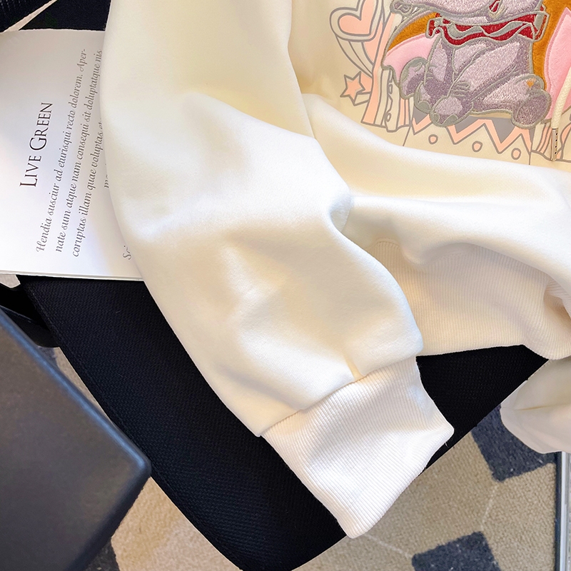 Áo Hoodie Vải Lông Thêu Hình Cô Gái Dễ Thương