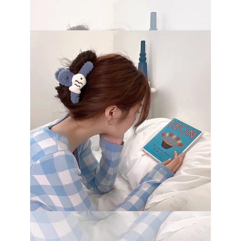 🎀 yakult 🎀Kẹp Tóc Hình Cá Mập Phủ Lông Dễ Thương Thời Trang