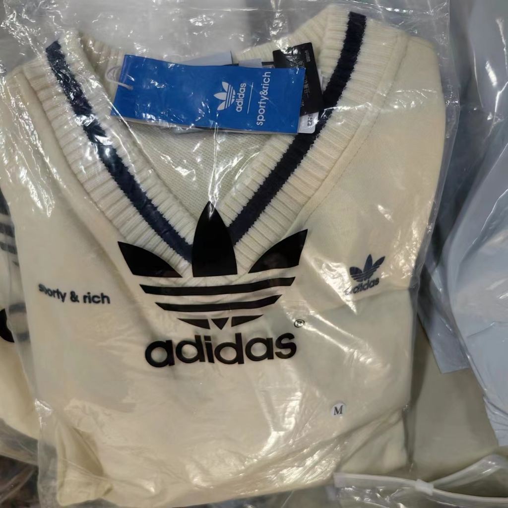 Adsporty jennie new in v Áo Len jennie Cổ