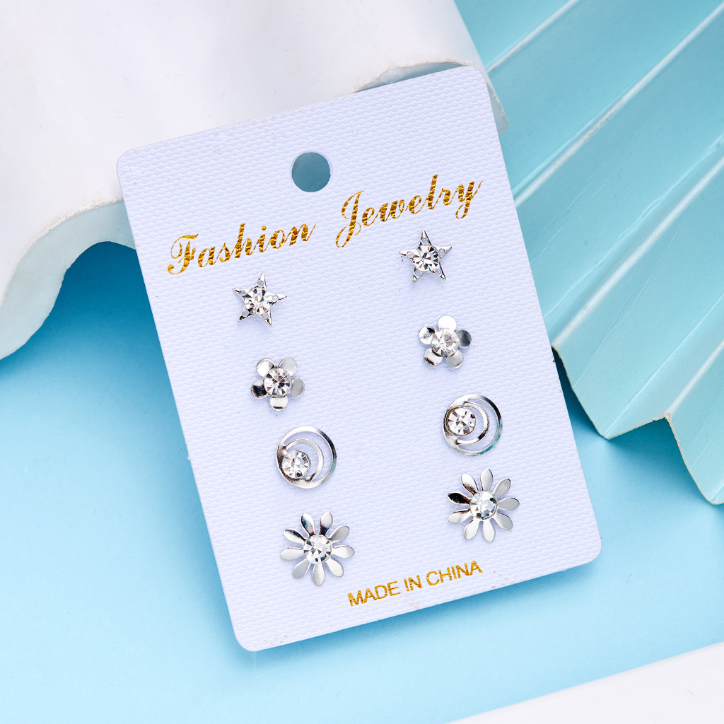 Set 4 Cặp Bông Tai Trái Tim Đính Kim Cương Giả Bằng Xốp Cho Nữ