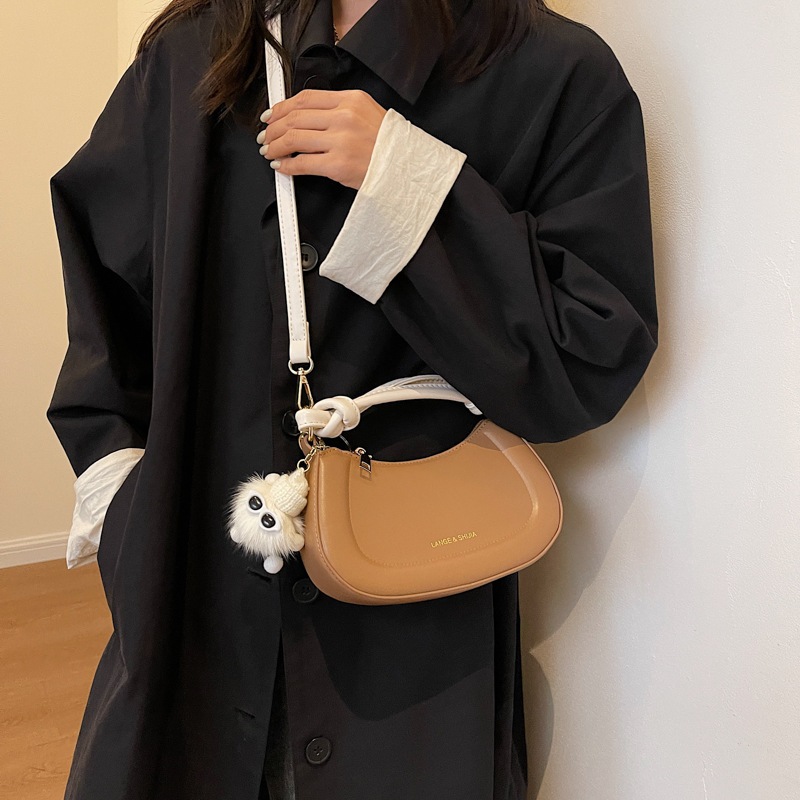 Túi Xách Đeo Dưới Cánh Tay Dáng Vuông Phối Dây Xích Dễ Phối Đồ Thời Trang Cho Nữ