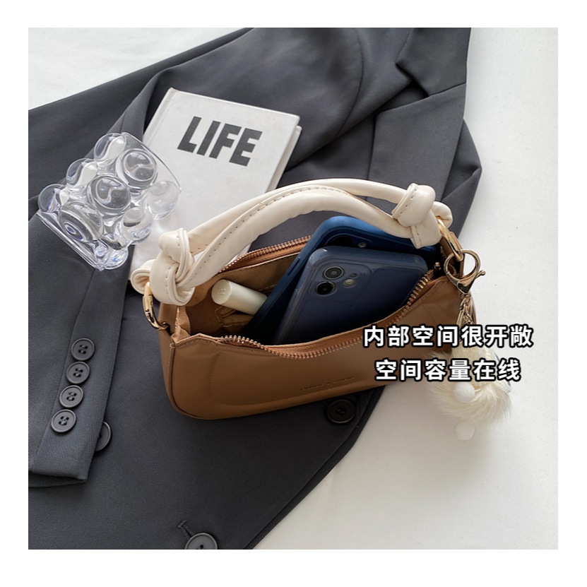 Túi Xách Đeo Dưới Cánh Tay Dáng Vuông Phối Dây Xích Dễ Phối Đồ Thời Trang Cho Nữ