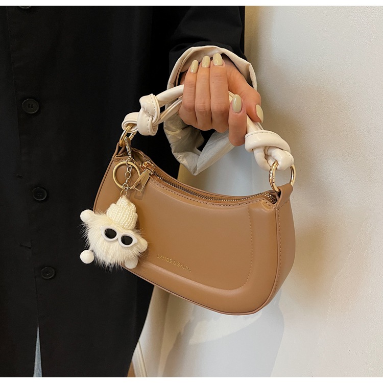 Túi Xách Đeo Dưới Cánh Tay Dáng Vuông Phối Dây Xích Dễ Phối Đồ Thời Trang Cho Nữ