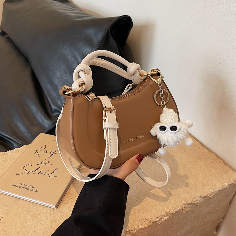 Túi Xách Đeo Dưới Cánh Tay Dáng Vuông Phối Dây Xích Dễ Phối Đồ Thời Trang Cho Nữ