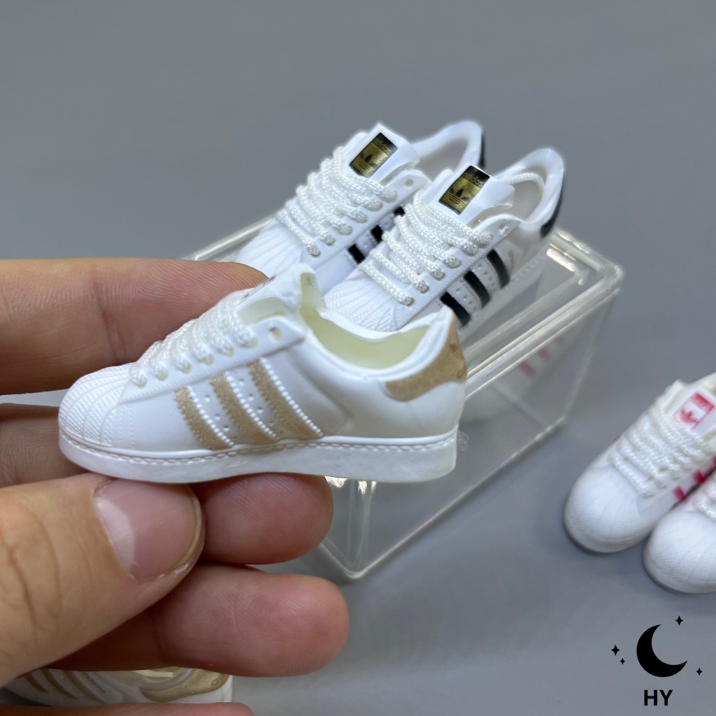 Mô Hình Giày Thể Thao Đầu Vỏ Sò 3D Mini Rỗng Tik Tok Mystery Box Độc Đáo